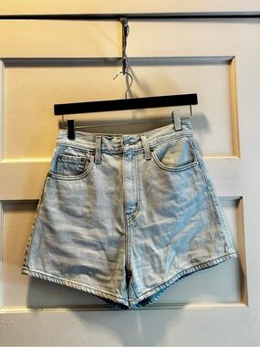Levi’s High Loose Shorts Size 25